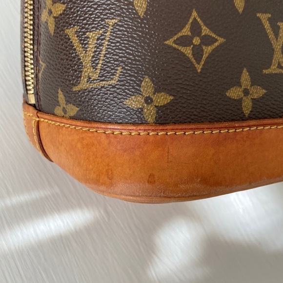 Louis Vuitton Alma Monogram with Gold Chain - Picture 9 of 16